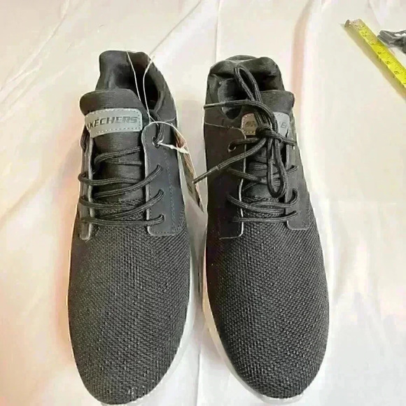 NWT - Skechers Men's Delson Air-Cooled Memory Foam Sneaker Shoe (Size 8) - Picture 3 of 8